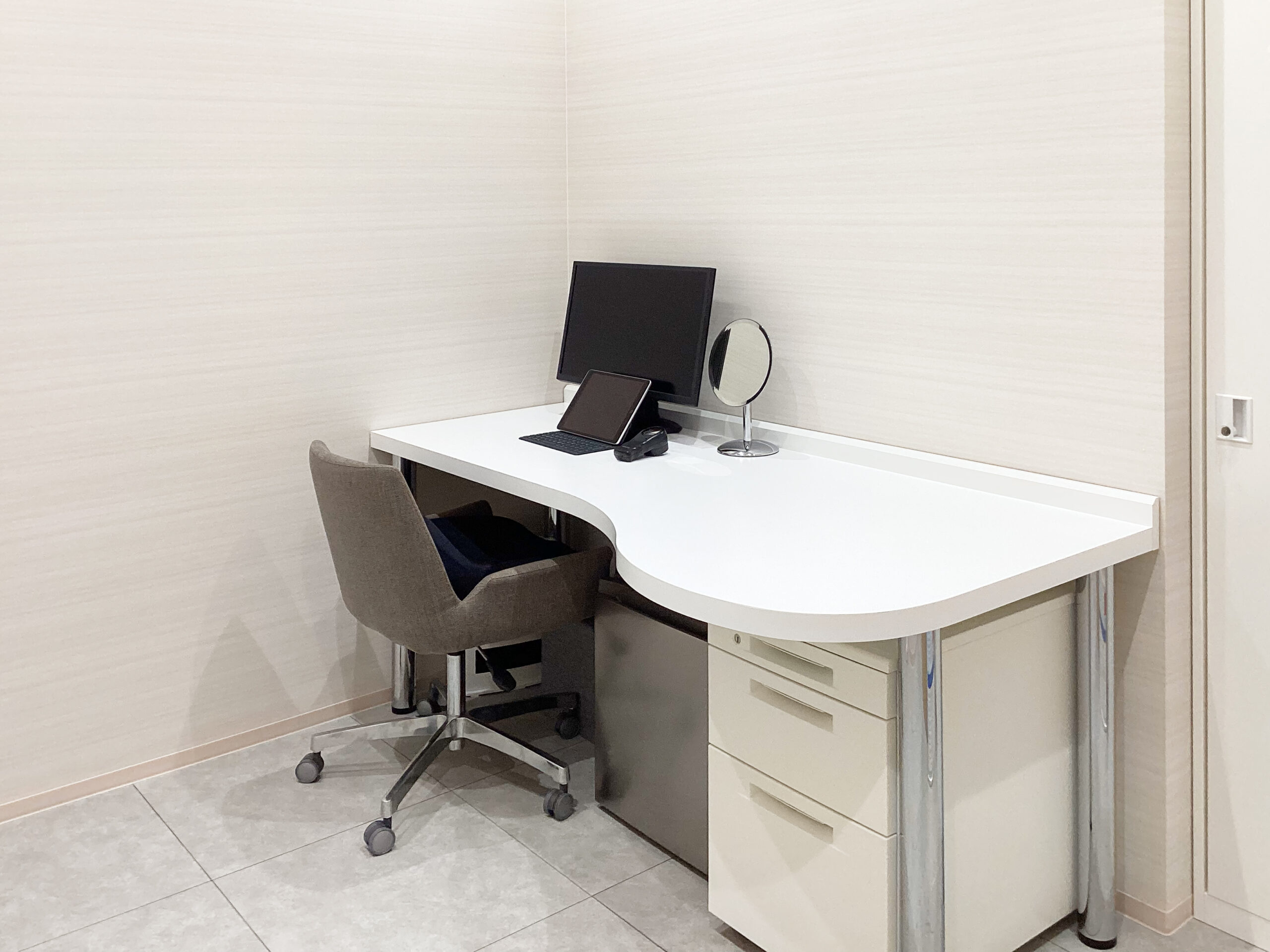 フレイアクリニック名古屋栄院の診察室